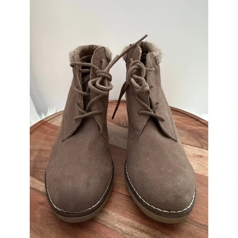 whitemt Taupe Suede‎ Wedge Ankle Boots Women's Size 9.5 M Knit Collar Lace Up